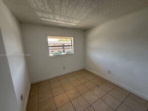 5491 W 24th Ave in Hialeah, FL - Building Photo - Building Photo