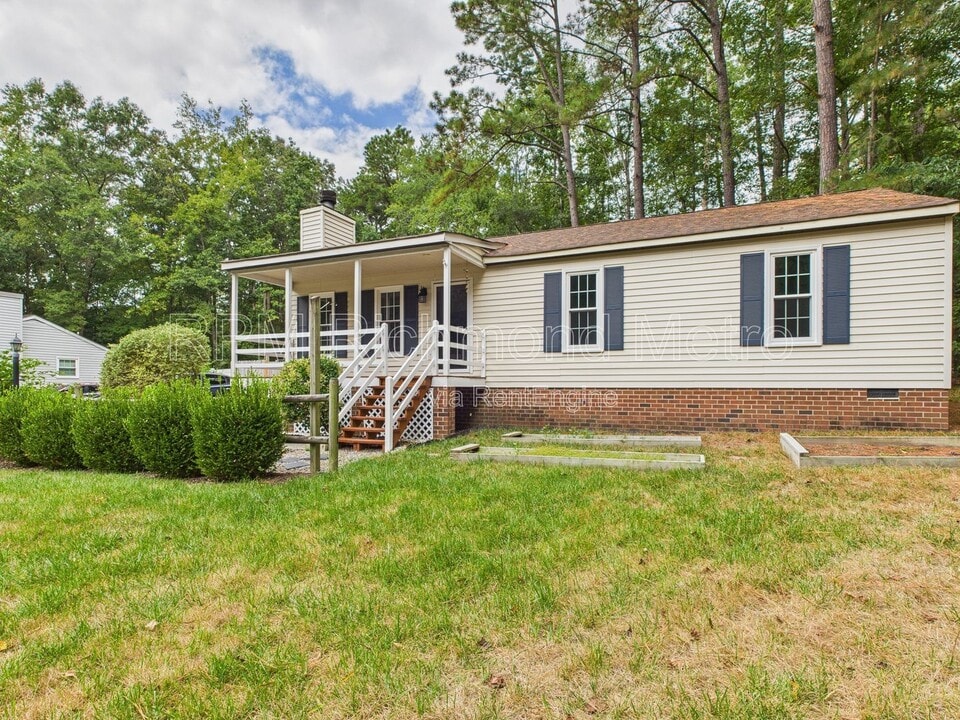 11220 Sunfield Dr in Midlothian, VA - Building Photo