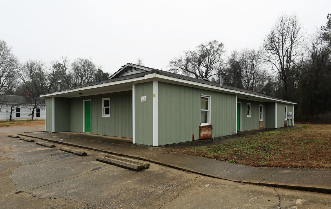 401 Orchard St in Wadesboro, NC - Building Photo