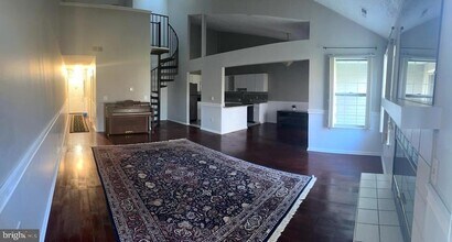 812 Eagles Chase Dr in Trenton, NJ - Building Photo - Building Photo