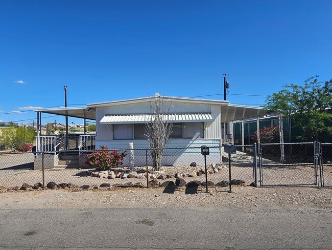 property at 2106 Hermosa Dr
