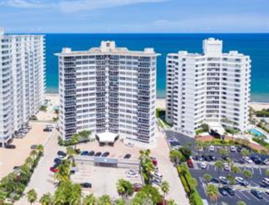 3700 Galt Ocean Dr, Unit 1002 in Fort Lauderdale, FL - Building Photo