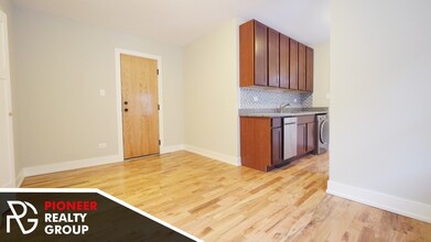 907 W George St, Unit 3 in Chicago, IL - Building Photo - Building Photo