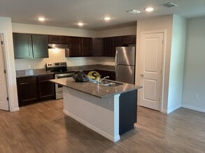 6578 Flowers Ave in Jacksonville, FL - Building Photo - Building Photo