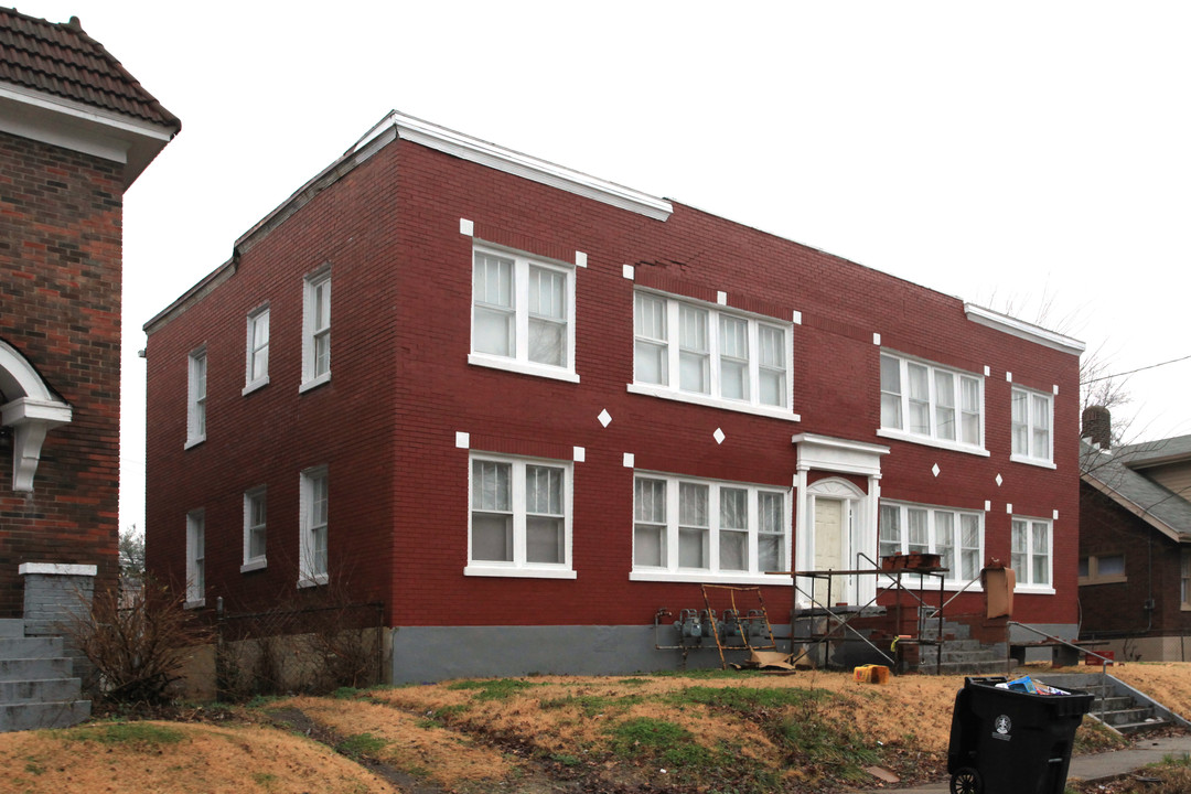 662 Lindell Ave in Louisville, KY - Building Photo