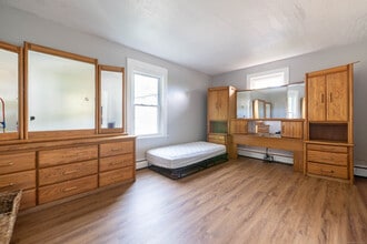 324 Norwich Ave in Norwich, CT - Building Photo - Building Photo