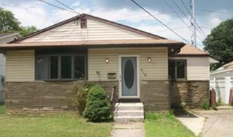 205 Chippewa St in Lester, PA - Building Photo