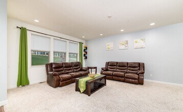 118 W Whispering Pines Way in Verona, WI - Building Photo - Building Photo