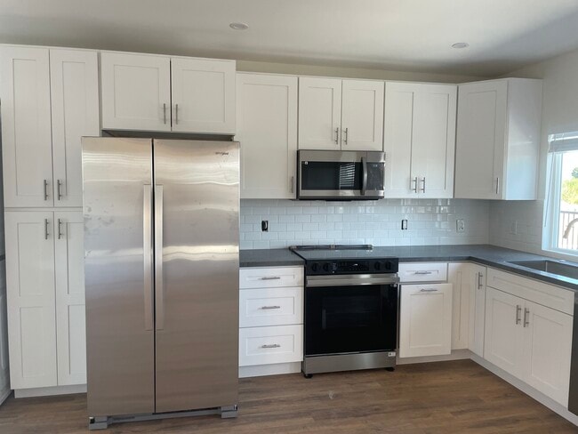 871 7th St, Unit Upstairs, Unit Upstairs