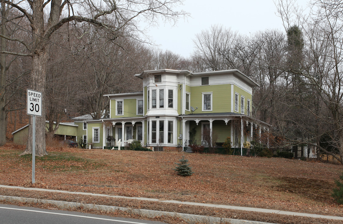 411 Lydall St in Manchester, CT - Foto de edificio