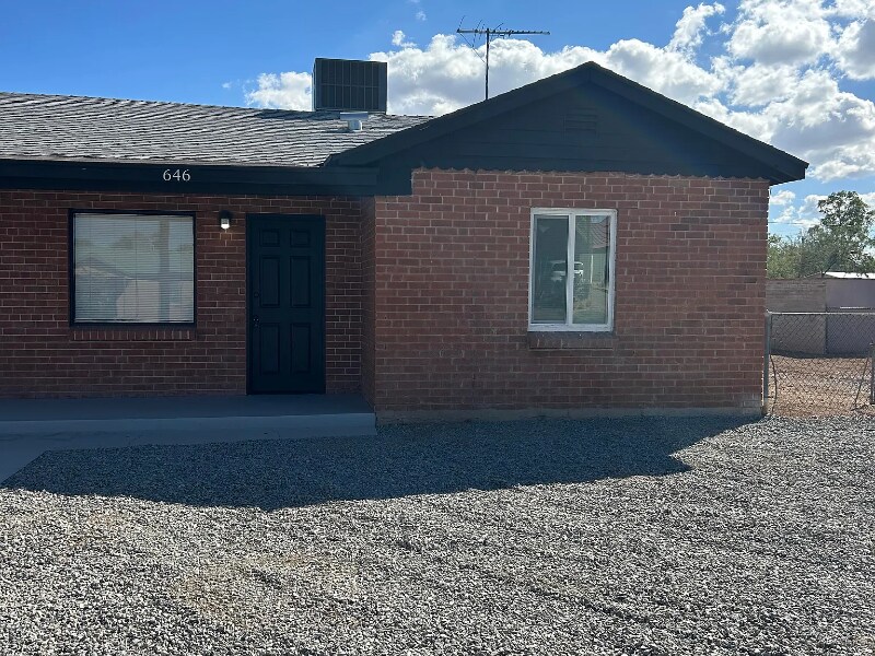 646 N Desert Ave in Tucson, AZ - Foto de edificio