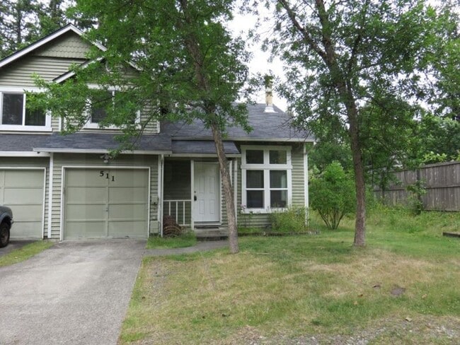 property at 511 Malibu Dr SE