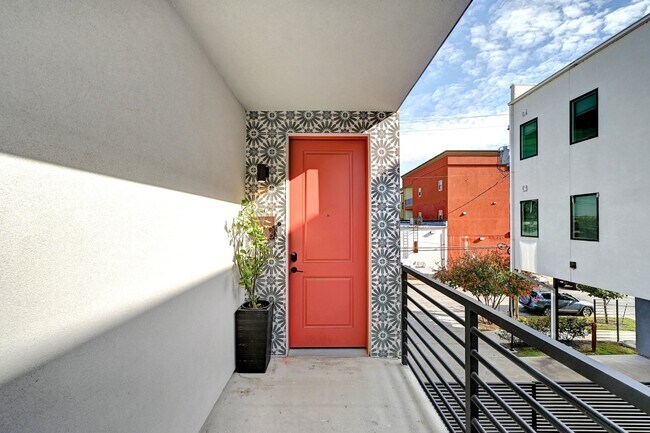 2709 E 5th St, Unit 1206 in Austin, TX - Foto de edificio - Building Photo