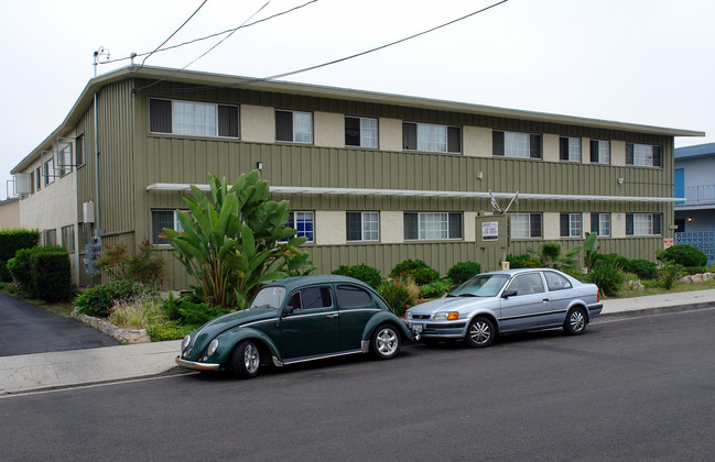 12202 Manor Dr in Hawthorne, CA - Building Photo - Building Photo