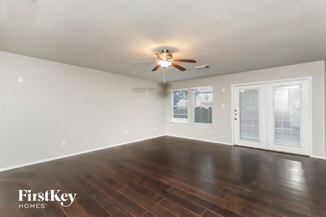 11019 Forest Shower in Live Oak, TX - Foto de edificio - Building Photo