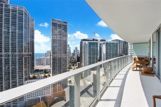 200 Biscayne Blvd in Miami, FL - Building Photo - Building Photo