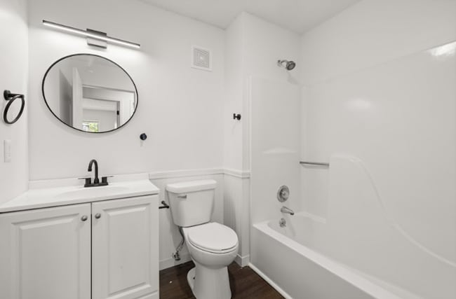 Ivy II in Des Moines, IA - Building Photo - Building Photo