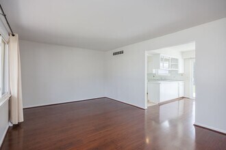 1717 Nakota Rd in Royal Oak, MI - Building Photo - Building Photo