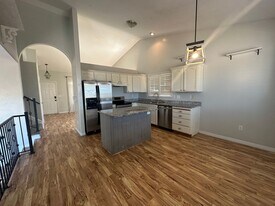 1424 Pebblecreek Dr in Layton, UT - Building Photo