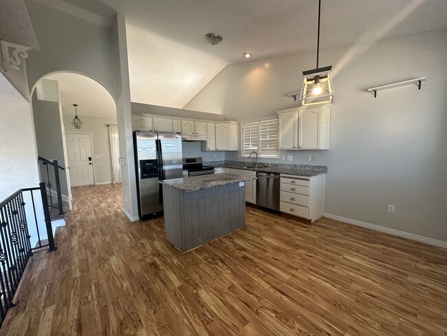 property at 1424 Pebblecreek Dr
