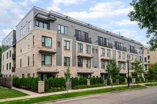 Boutique 28 in Minneapolis, MN - Building Photo