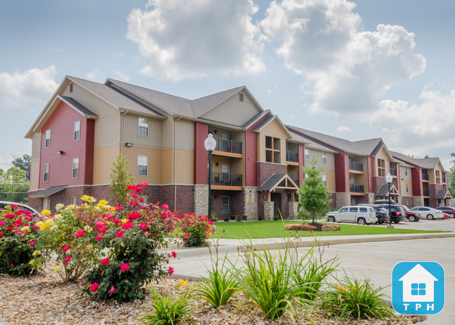 Liberty Park Apartments in St. Robert, MO - Building Photo - Building Photo