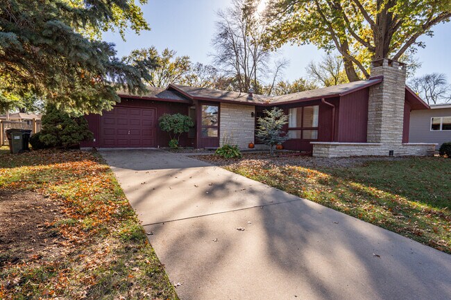 1615 Dudley Ct in Lawrence, KS - Foto de edificio - Building Photo