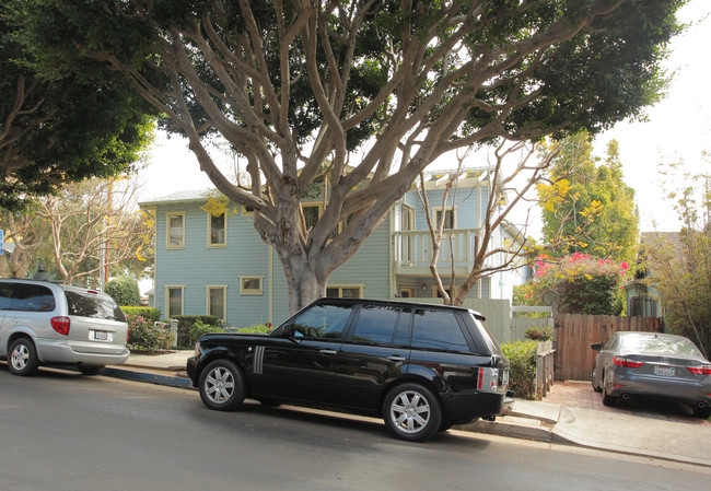 536 Ashland Ave in Santa Monica, CA - Building Photo - Building Photo