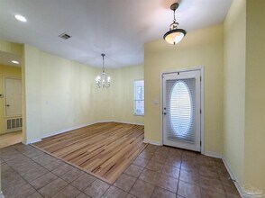 4913 Vizcaya Dr in Pensacola, FL - Building Photo - Building Photo