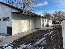 325 W Ave F in Jerome, ID - Building Photo