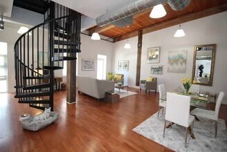 4 Powder Mill Sq, Unit 106 in Andover, MA - Building Photo - Building Photo