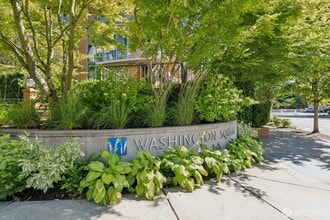 10610 NE 9th Pl, Unit 1602 in Bellevue, WA - Building Photo - Building Photo