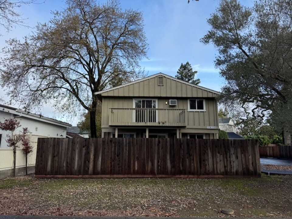 1132-1136 Laurel St in Napa, CA - Building Photo