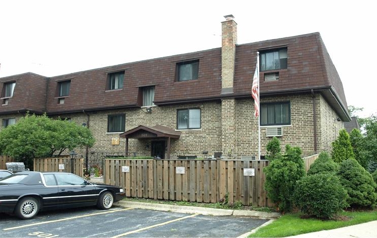 501 W Dempster St in Mount Prospect, IL - Building Photo