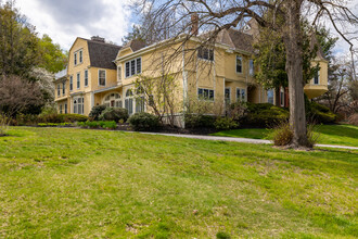 Olde Andover Condominiums in Andover, MA - Building Photo - Building Photo