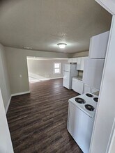 410 N 2nd St in Knoxville, IA - Building Photo - Building Photo