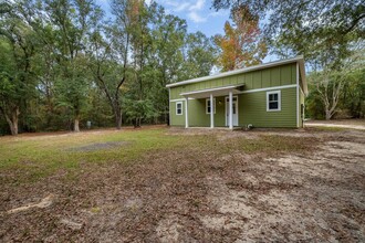 2440 Owls Head Rd in Tallahassee, FL - Foto de edificio - Building Photo