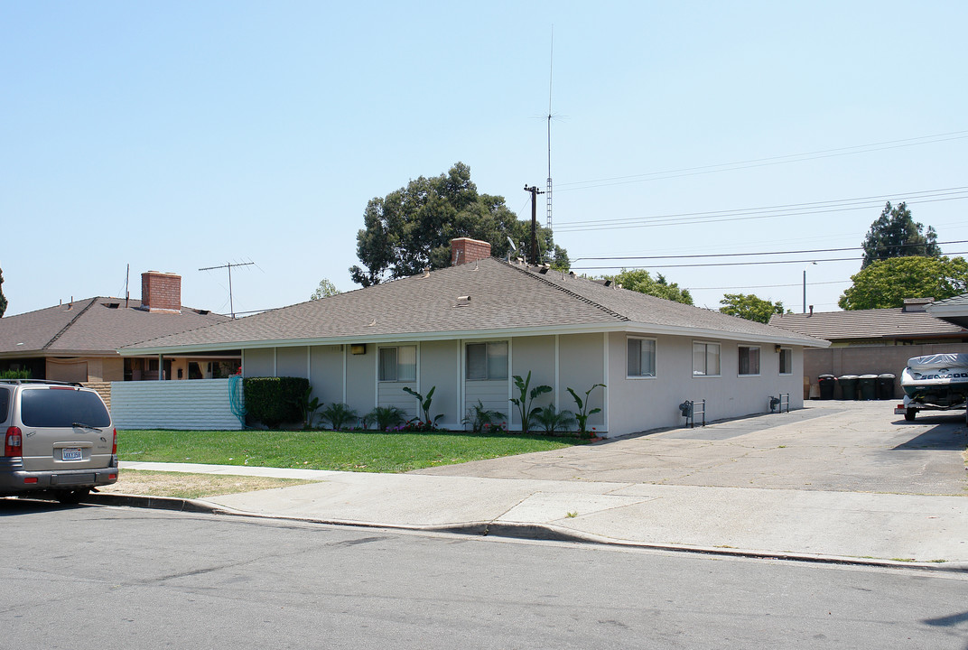 2130 Mountain View Ave in Anaheim, CA - Building Photo