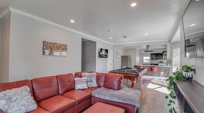 2200 Park Way in Bakersfield, CA - Building Photo - Building Photo