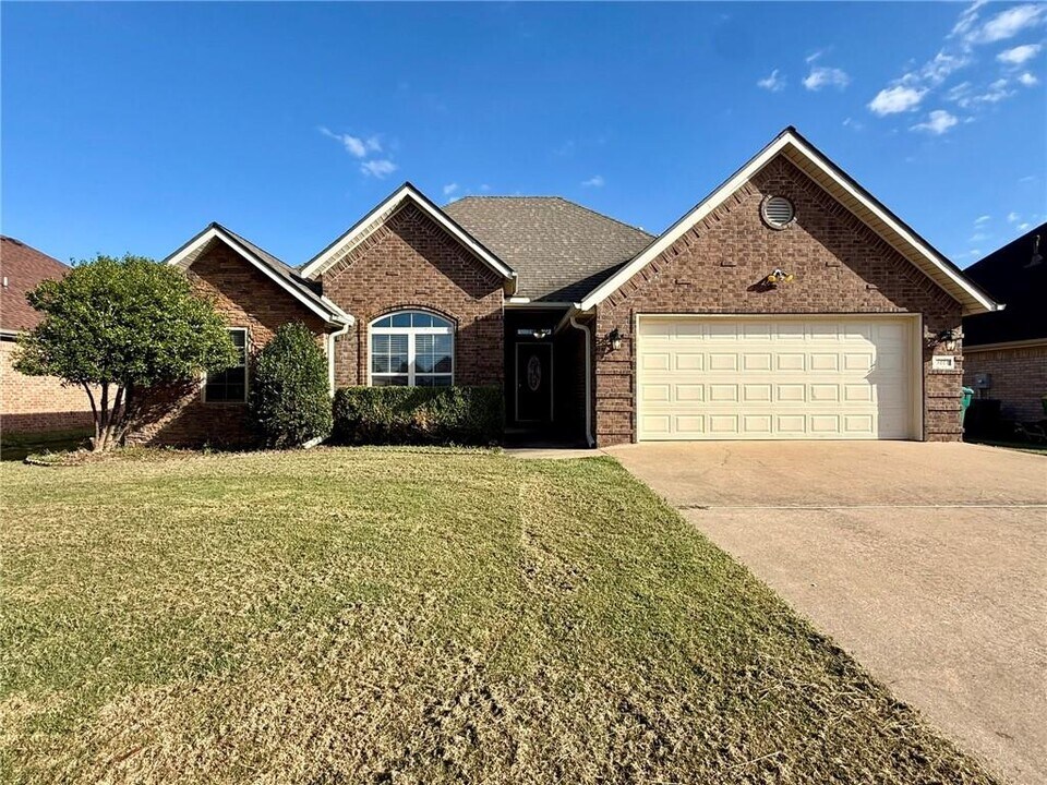 1271 Coventry Ln in Centerton, AR - Foto de edificio