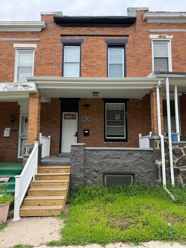 property at 1106 N Lakewood Ave