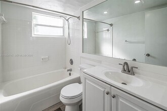 2025 Miami Rd in Fort Lauderdale, FL - Building Photo - Building Photo