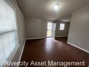 1316 E Raines Rd in Memphis, TN - Building Photo - Building Photo