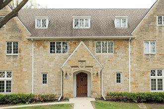 Parish Apartments in Iowa City, IA - Foto de edificio - Building Photo