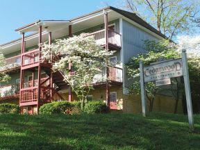 Cedarwood Apartments in Roanoke, VA - Foto de edificio