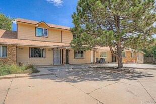 1976 Eagle St in Aurora, CO - Building Photo