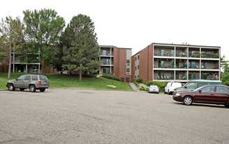 Coachman Oaks Apartments