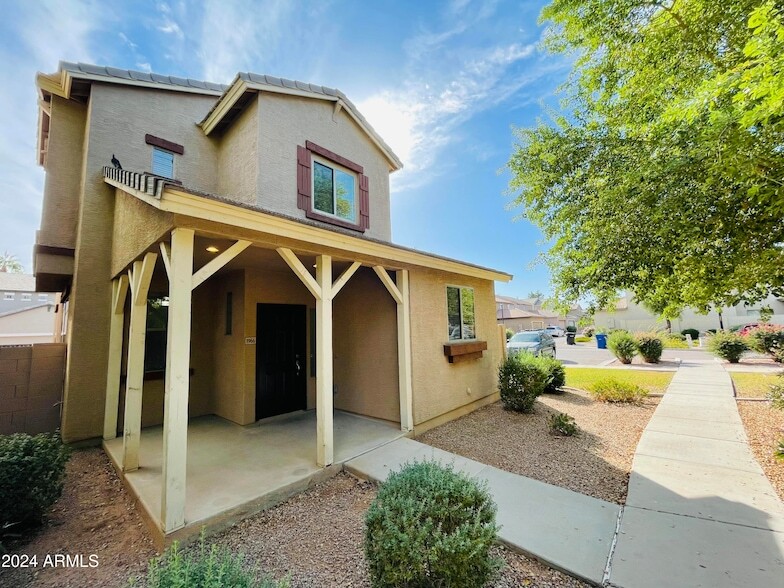 1966 E Ivanhoe St, Unit B-11 in Gilbert, AZ - Building Photo