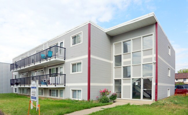 Sorrento Manor in Edmonton, AB - Building Photo - Building Photo