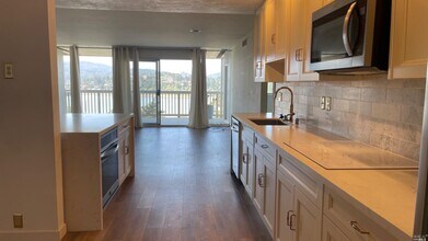 18 Janet Way in Tiburon, CA - Building Photo - Building Photo